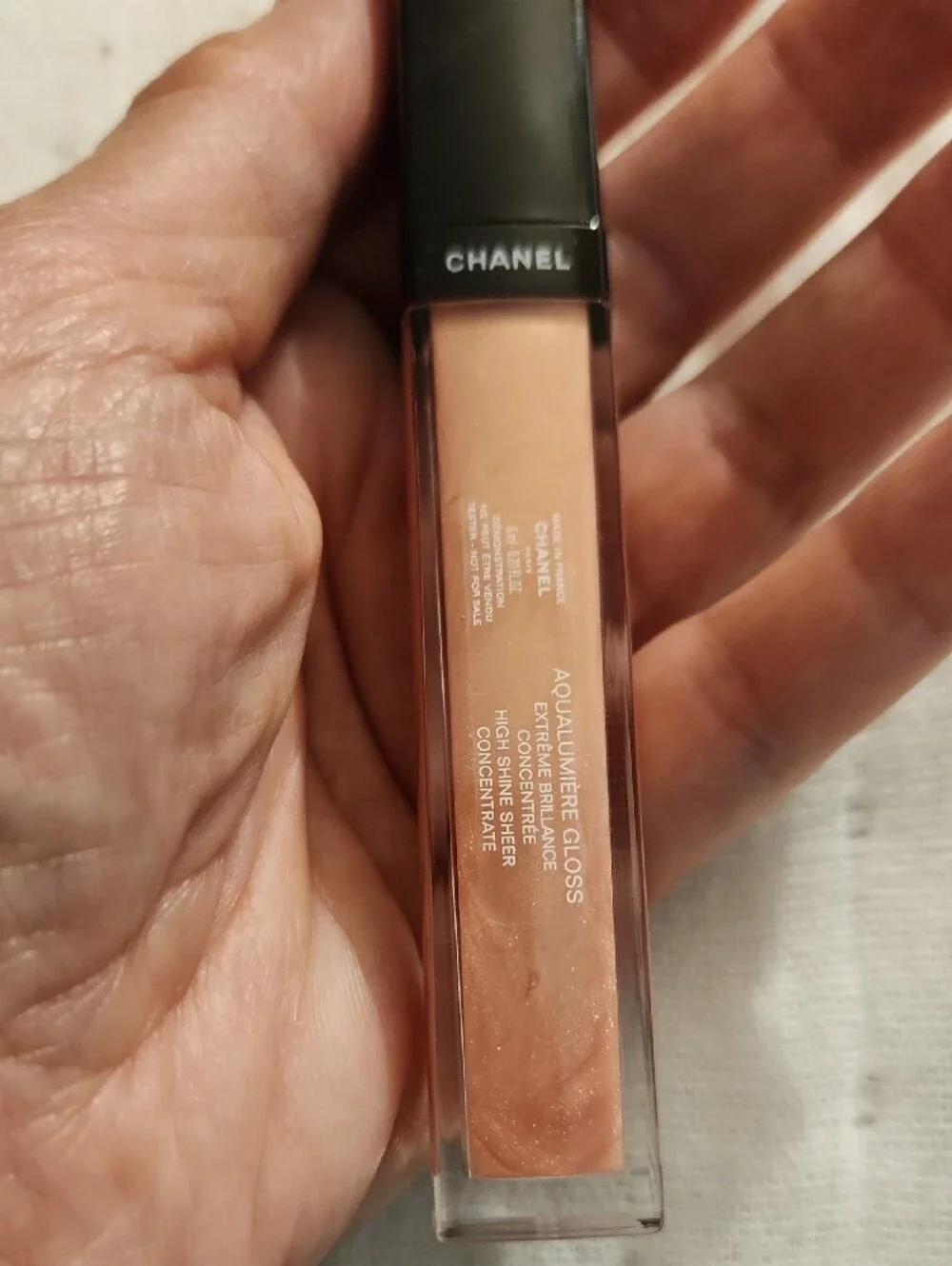 CHANEL Rouge Coco Gloss in Peachy Nude
